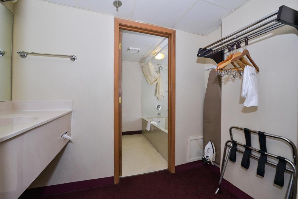 Lamplighter Inn-South Springfield Kamer foto